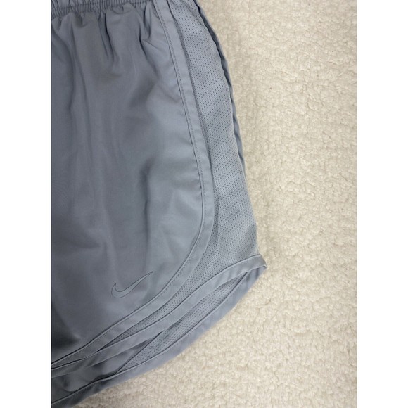 Nike Dri-Fit women's Gray Athletic shorts Size Medium - Picture 3 of 6